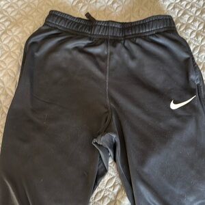 Boys Nike track pant xl